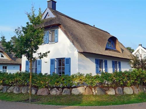 Sommerhus - 6 personer -  - 18551 - Glowe