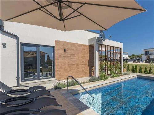 Holiday home - 5 persons -  - Pula/Galižana - 52216