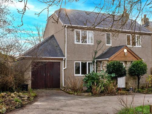 Holiday home - 7 persons -  - TR19 6LT - Sennen