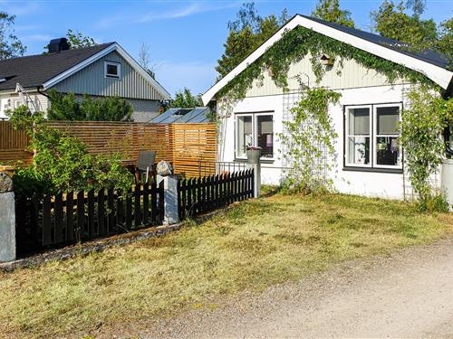 Holiday Home/Apartment - 2 persons -  - Gårdby - 386 92 - Färjestaden