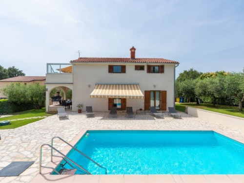 Holiday home - 9 persons -  - Ladrovici - 52440 - Porec
