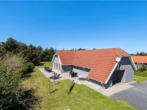 Holiday Home/Apartment - 12 persons -  - Kollemarken - 6857 - Blåvand