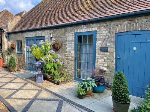 Holiday home - 2 persons -  - PE29 2BA - Huntington