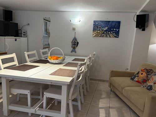 Holiday apartment - 6 persons -  - 22202 - Primošten