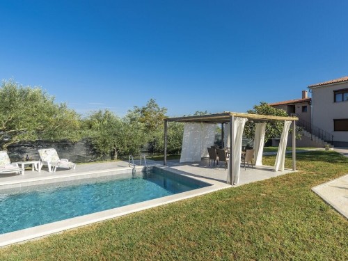 Holiday home - 6 persons -  - 52460 - Buje