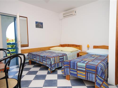 Holiday Home/Apartment - 3 persons -  - Sucuraj - 21469 - Sucuraj