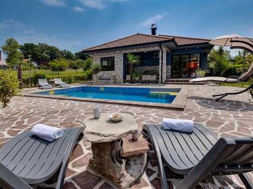 Sommerhus - 8 personer -  - Hrgeticka ulica - Zagreb - Jakovlje - 10296 - Igrisce