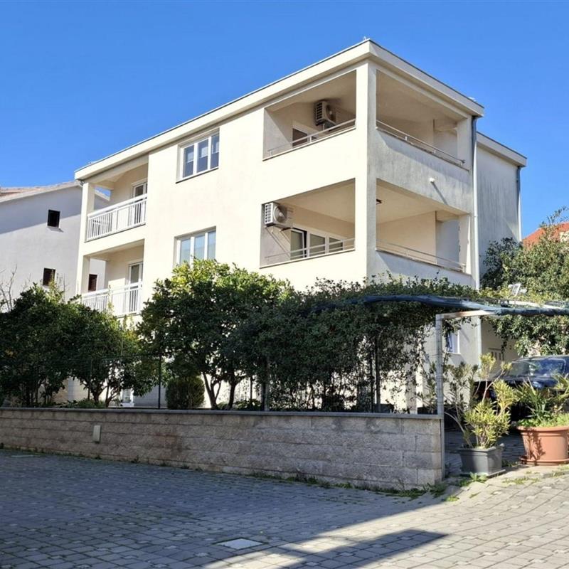 Ferielejlighed - 4 personer -  - Kralja Zvonimira - 21223 - Okrug Gornji