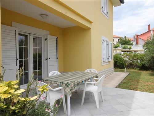 Holiday Home/Apartment - 4 persons -  - Nerezine - 51554 - Nerezine