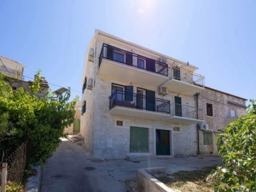 Holiday apartment - 5 persons -  - Vrh Sela - 21413 - Povlja
