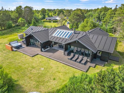 Sommerhus - 12 personer -  - Bjergbovej - 6857 - Blåvand