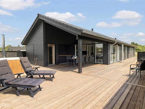 Sommerhus - 12 personer -  - Rødkløvervej - Hou - 9370 - Hals
