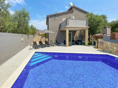 Holiday home - 6 persons -  - Brajdice - 52204 - Liznjan