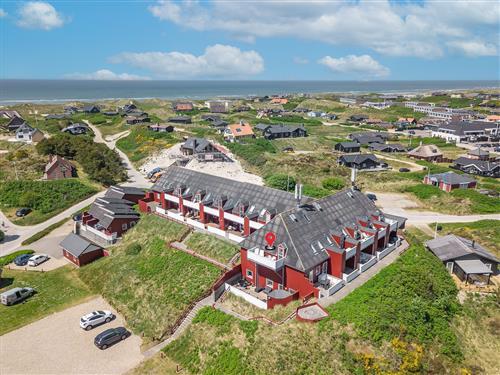 Ferienhaus - 4 Personen -  - Hjelmevej 15, App - 6854 - Henne Strand