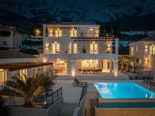 Feriehus - 14 personer -  - Gornje Tucepi - 21325