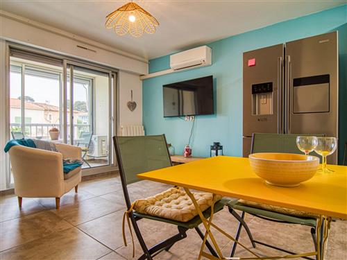 Holiday apartment - 3 persons -  - Six Fours - 83140