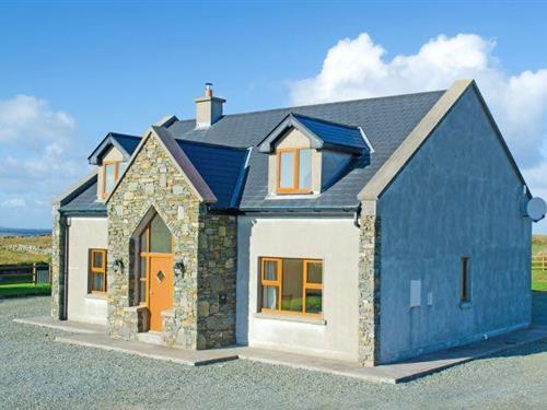 Holiday home - 10 persons -  - H71 E683 - Cleggan
