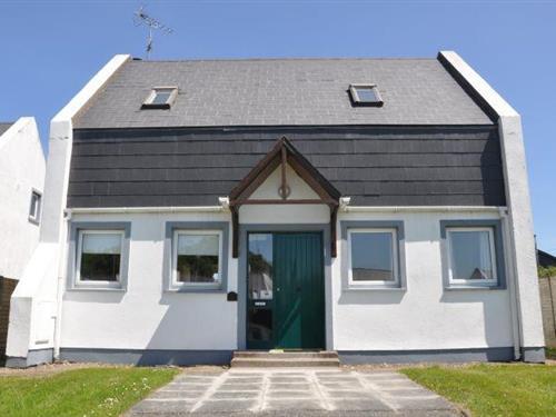 Holiday Home/Apartment - 5 persons -  - Y25 KN62 - Courtown