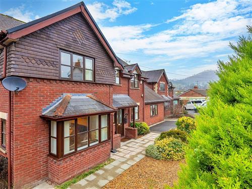 Holiday home - 10 persons -  - Llangollen - LL20 8RA