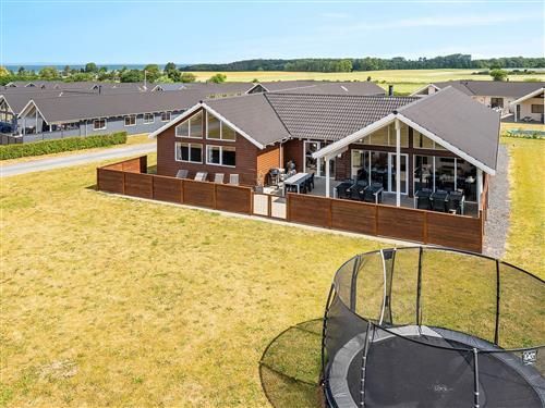 Sommerhus - 18 personer -  - Strandbakken - Skåstrup - 5400 - Bogense