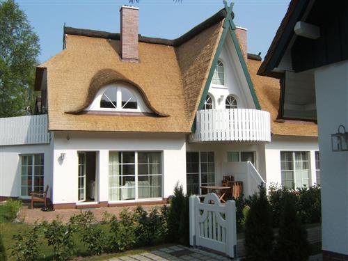 Holiday Home/Apartment - 4 persons -  - Seestr. 5 b - 18374 - Zingst