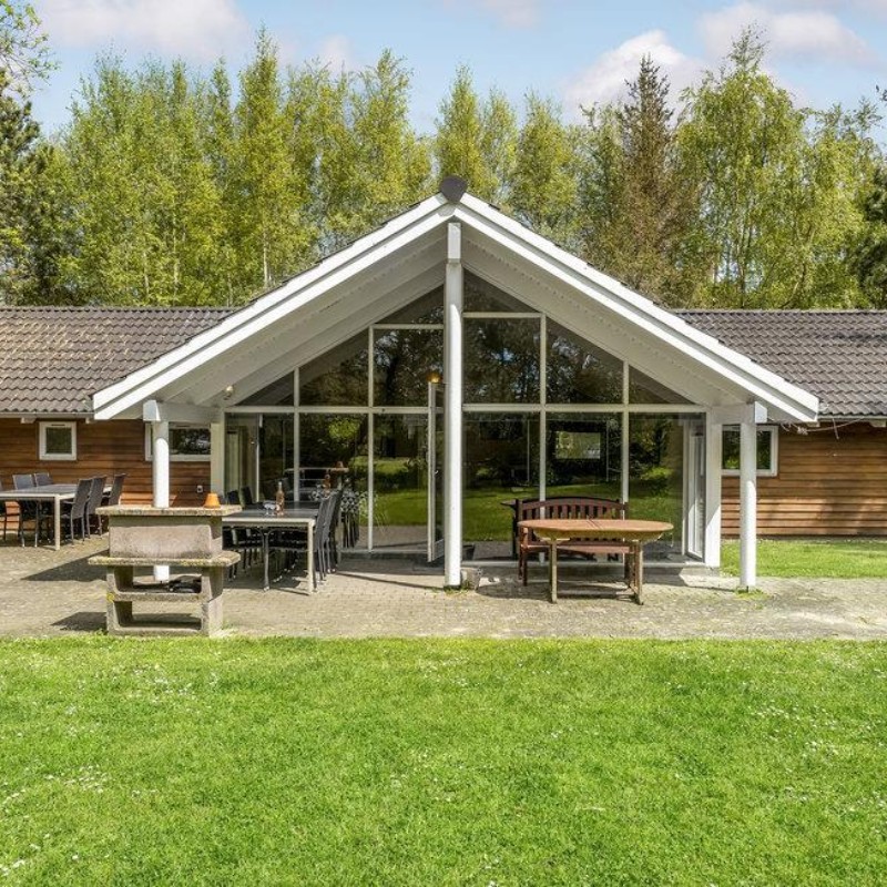 Sommerhus - 12 personer -  - Krondyrstien - Marielyst - 4873 - Væggerløse