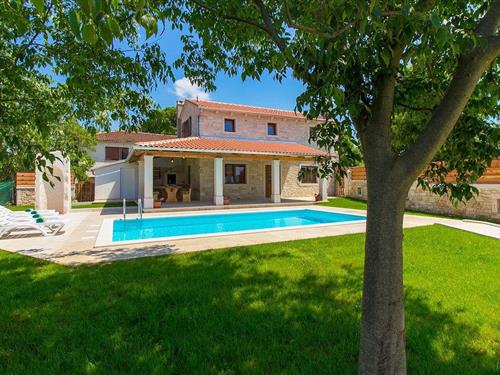 Holiday home - 6 persons -  - Grgani - Pazin-Sveti Petar U Sumi - 52404 - Sveti Petar U Sumi