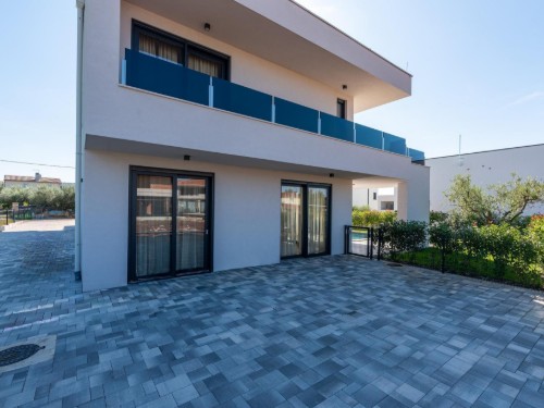 Holiday home - 8 persons -  - 52466 - Novigrad
