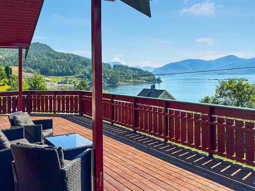 Sommerhus - 6 personer -  - Mjosundvegen - Aure - 6694 - Foldfjorden