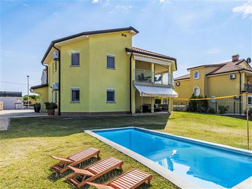 Holiday Home/Apartment - 10 persons -  - Umag - 52470