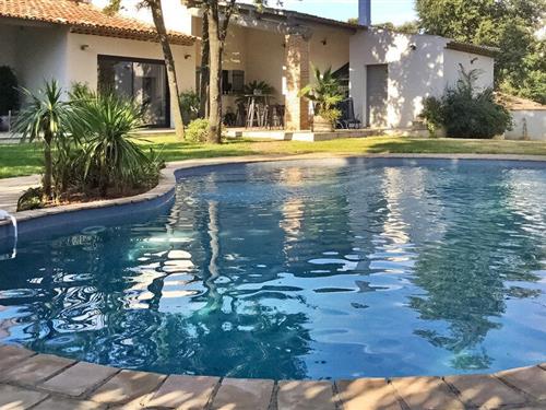 Holiday home - 7 persons -  - . Chemin Des Vincenty - 84100 - Uchaux