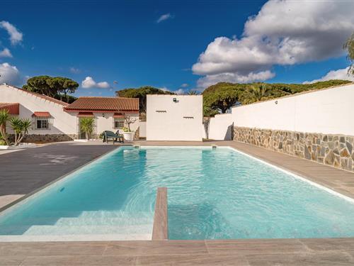 Holiday home - 9 persons -  - Camino de la Cerradura - Chiclana De La Frontera - 11130 - Chiclana De La Fronter