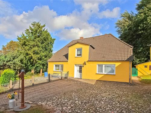 Holiday Home/Apartment - 2 persons -  - Dorfstraße - 18528 - Patzig Auf Rügen