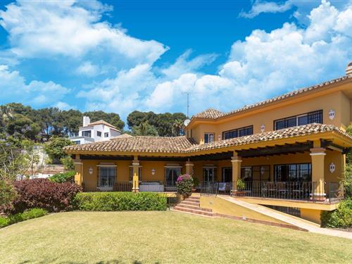 Holiday home - 8 persons -  - 29604 - Marbella