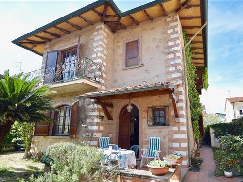 Fritidshus - 7 personer -  - Via Don Aldo Mei - 55049 - Viareggio