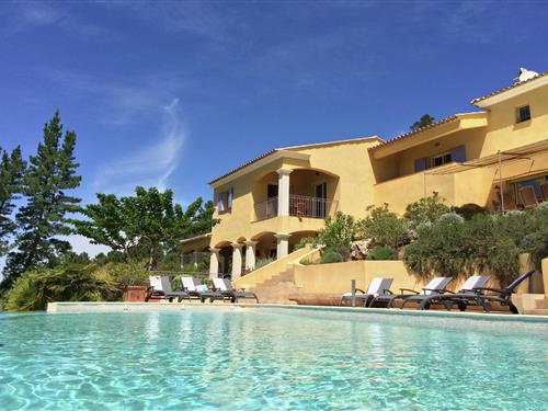 Villa - 12 Personen -  - 83490 - Le Muy