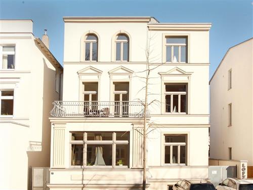 Ferienwohnung - 5 Personen -  - Whirlpool, Fußbodenheizung, Terrasse - 18119 - Rostock / Warnemünde