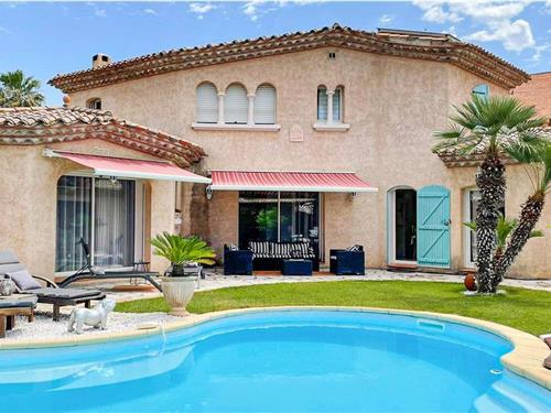 Holiday home - 6 persons -  - rue Pierre et Marie Curie - 34620 - Puisserguier