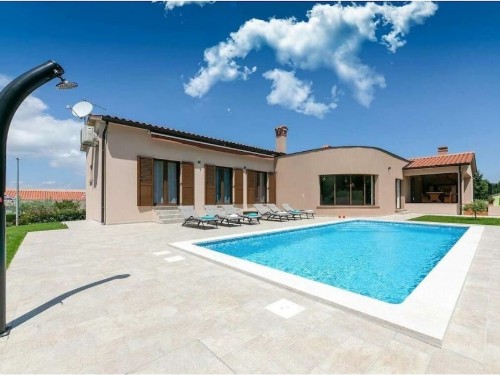 Holiday home - 8 persons -  - 52 220 - Labin