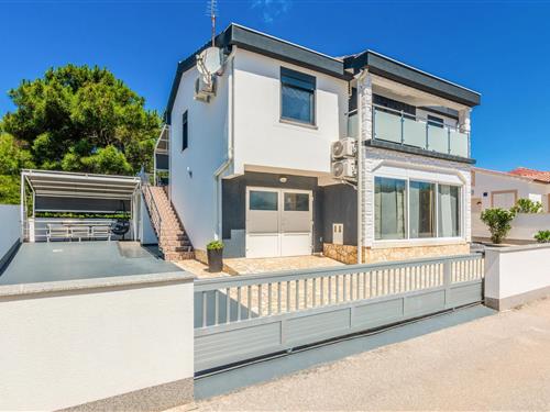 Ferieleilighet - 4 personer -  - Kozjak XVII - 23234 - Vir