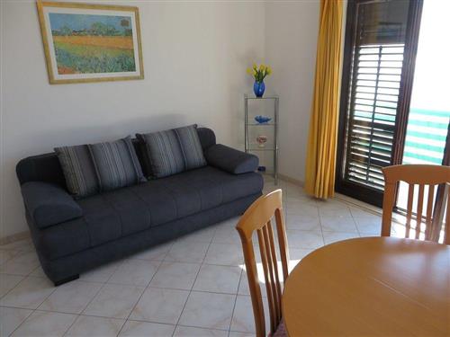 Holiday Home/Apartment - 4 persons -  - 10 Novi Put - 21328 - Drašnice