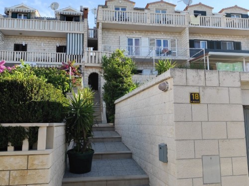 Holiday apartment - 2 persons -  - Marka Marulica - 21420 - Bol
