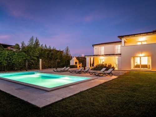 Villa - 8 personer -  - 52464 - Kastelir