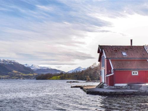 Fritidshus - 6 personer -  - Bjoavegen - 5582 - Ølensvåg