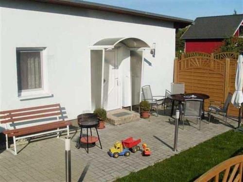 Ferienhaus - 5 Personen -  - Bahnhofsstraße 7 a - 17440 - Kröslin