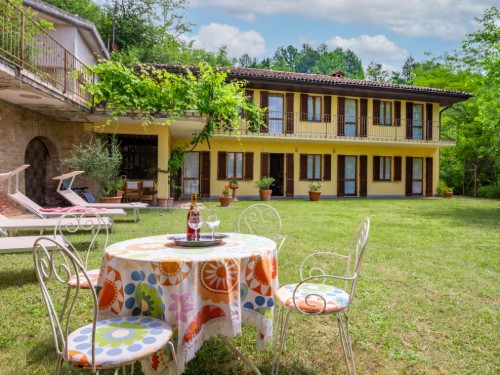 Holiday home - 6 persons -  - 14040 - Asti