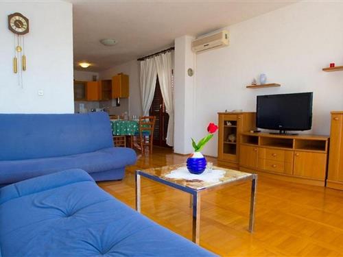 Holiday Home/Apartment - 4 persons -  - Promajna - 21320 - Promajna