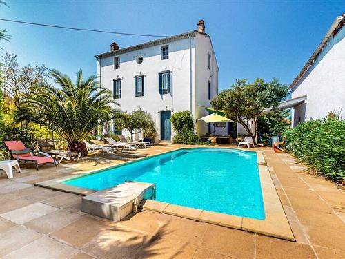 Holiday home - 12 persons -  - rue des Anciens Combattants - 11700 - Capendu