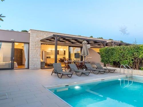 Holiday home - 6 persons -  - 73011 - Frangocastello