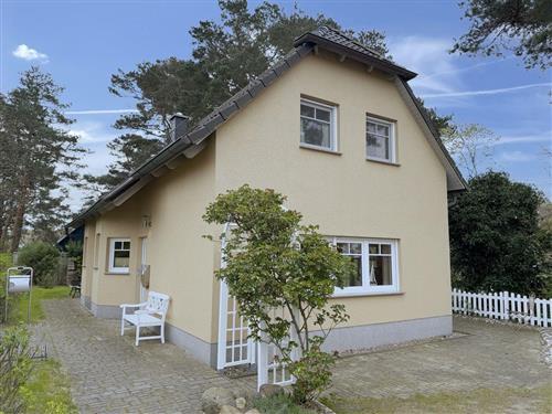 Holiday Home/Apartment - 6 persons -  - Dorfstrasse - 18586 - Baabe (Ostseebad)